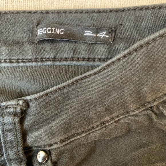 William  Women’s Jeans, Black - Picture 5 of 7